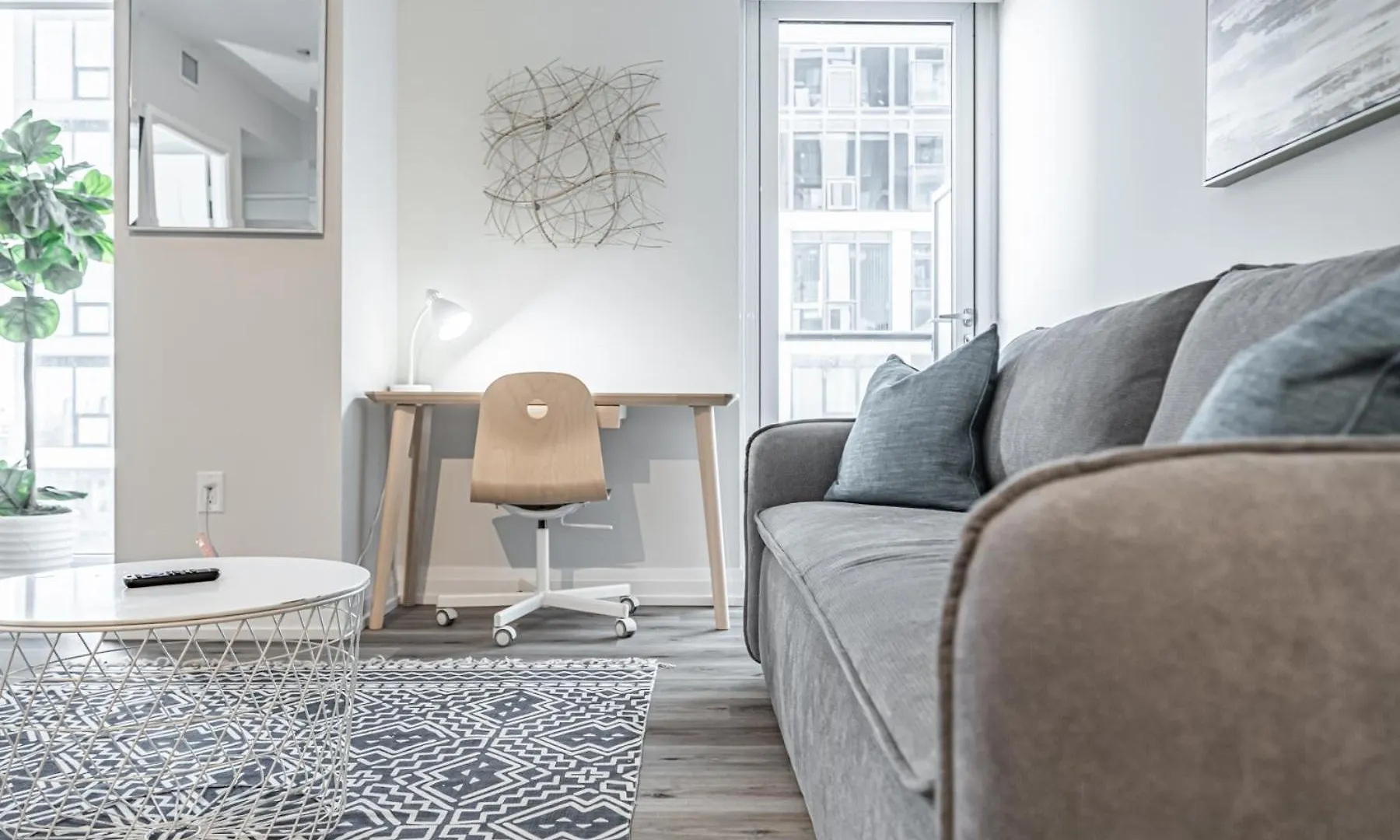 Toronto Garden Suites Apartment