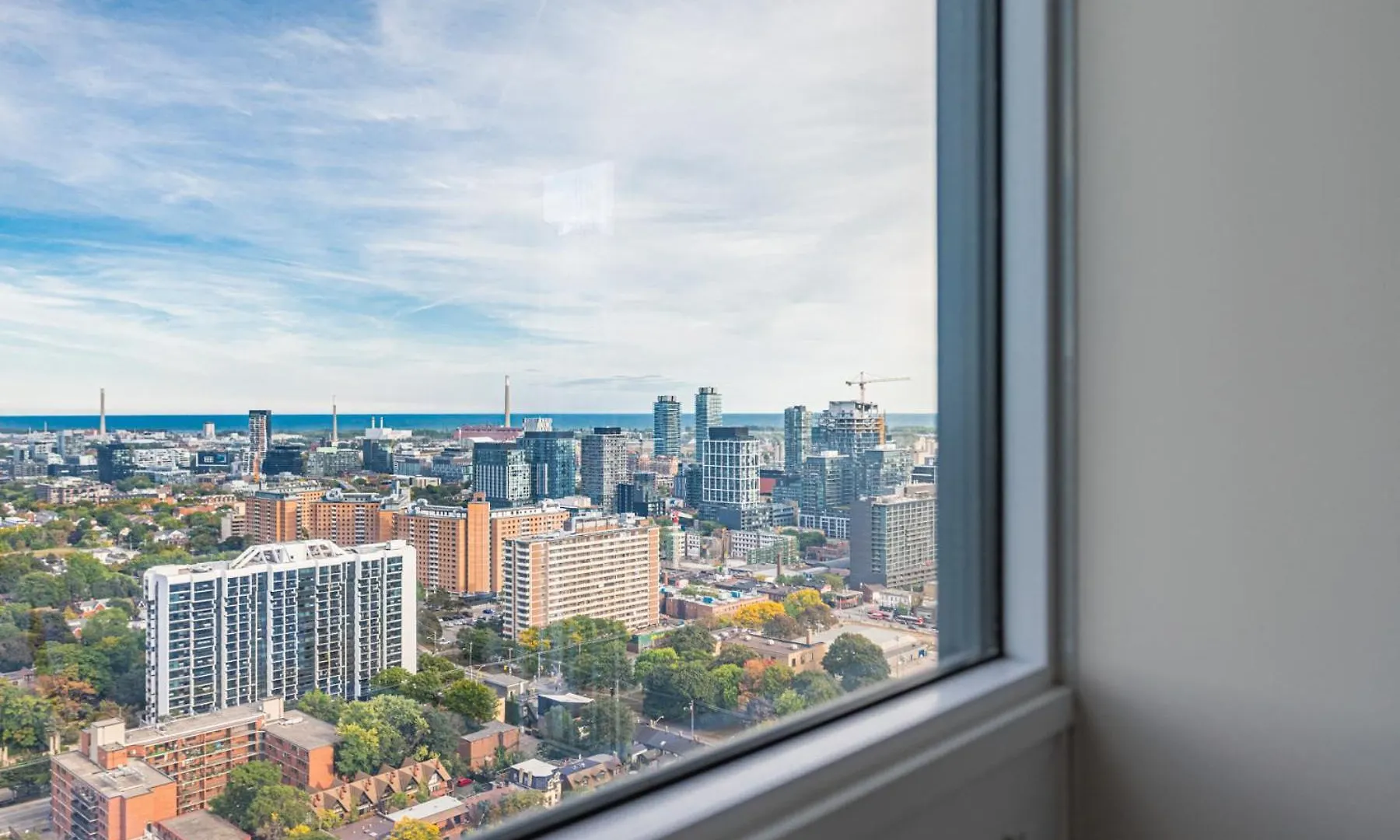 Toronto Garden Suites 0*,