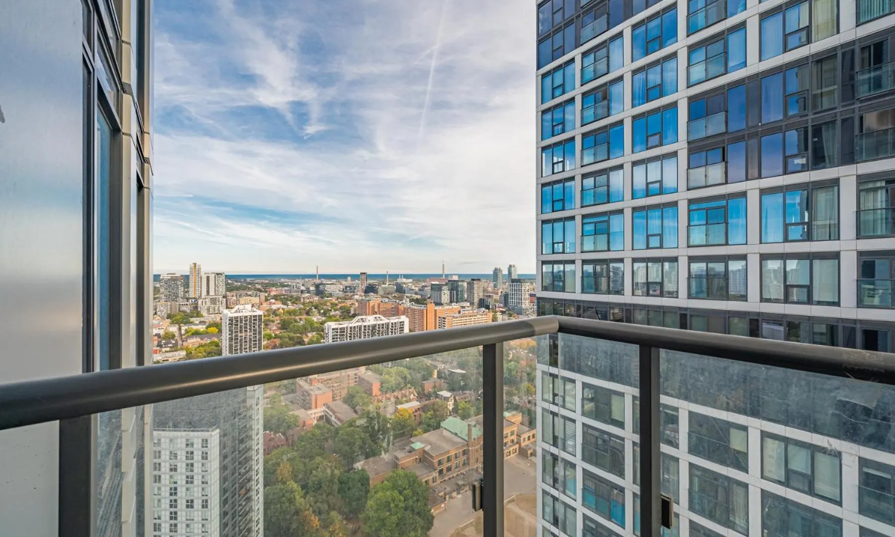 Toronto Garden Suites 0*,  Canada