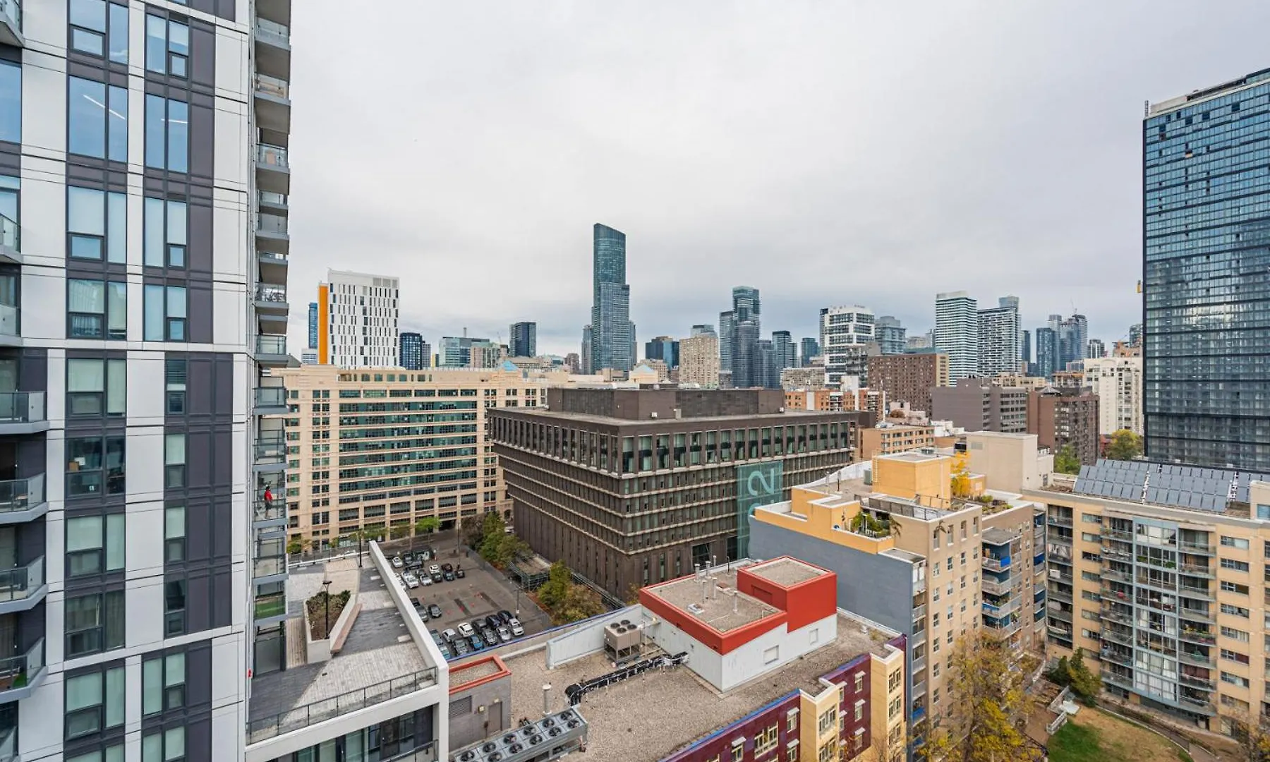Toronto Garden Suites Apartment